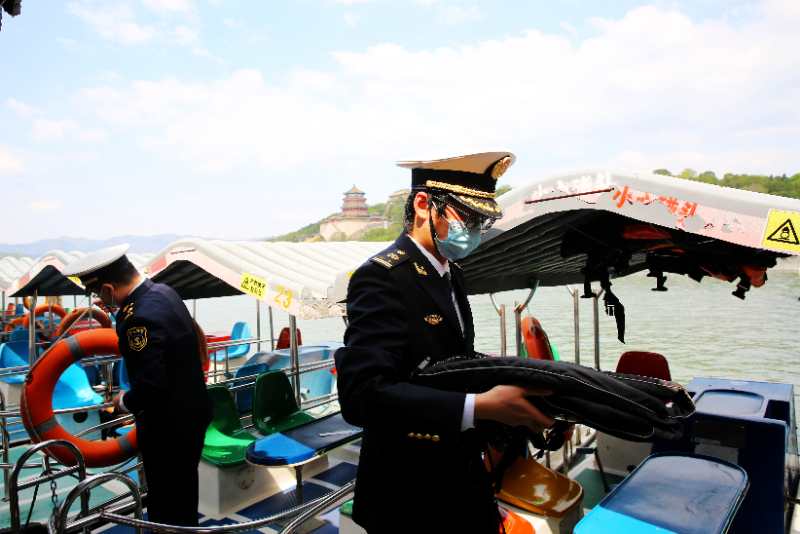 市交通委海淀区交通运输管理分局对游船进行验收