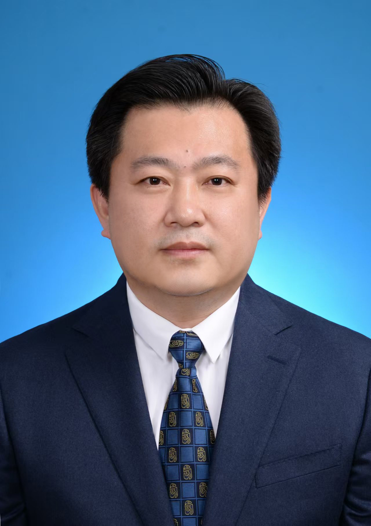 北京市园林绿化局党组成员，市公园管理中心党委书记、主任杨洪福