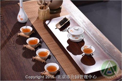 玉渊潭公园举办“火树瓷花”德化白瓷雕塑艺术精品展