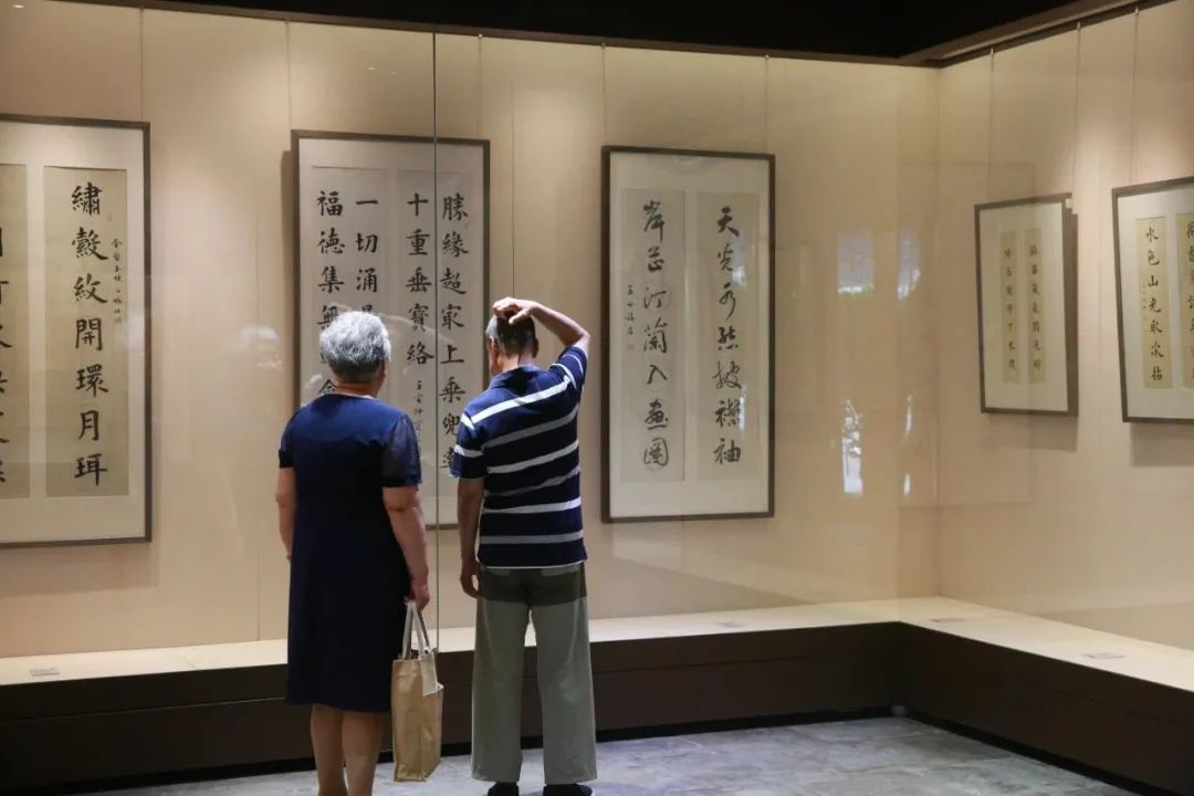 文化北海｜“濯砚書心——孟繁禧书北海御苑名胜题记”专题展图片.jpg