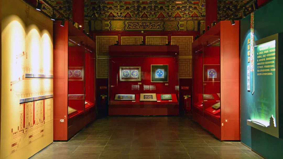 “锦色——传统建筑彩画技艺展”在颐和园德和园开幕.jpg