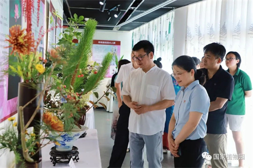 “中国传统插花非遗作品展”照片.jpg