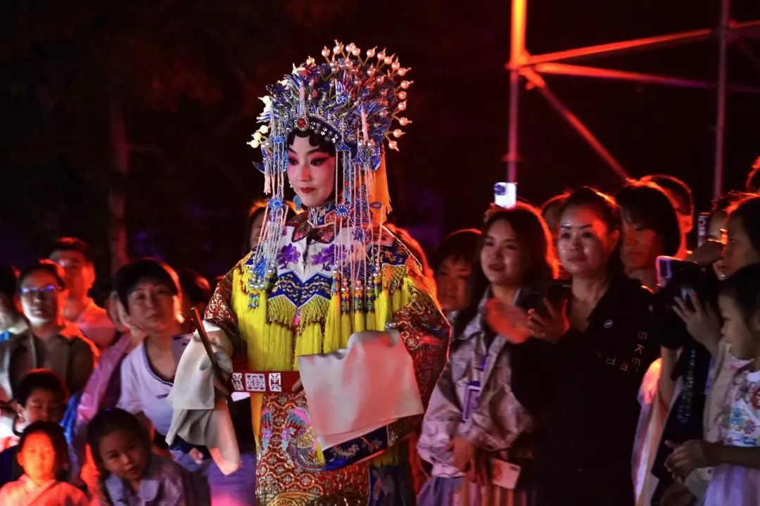 中秋国庆假期 | 459.12万游客到市属公园庆贺祖国华诞，探寻秋日佳节文化