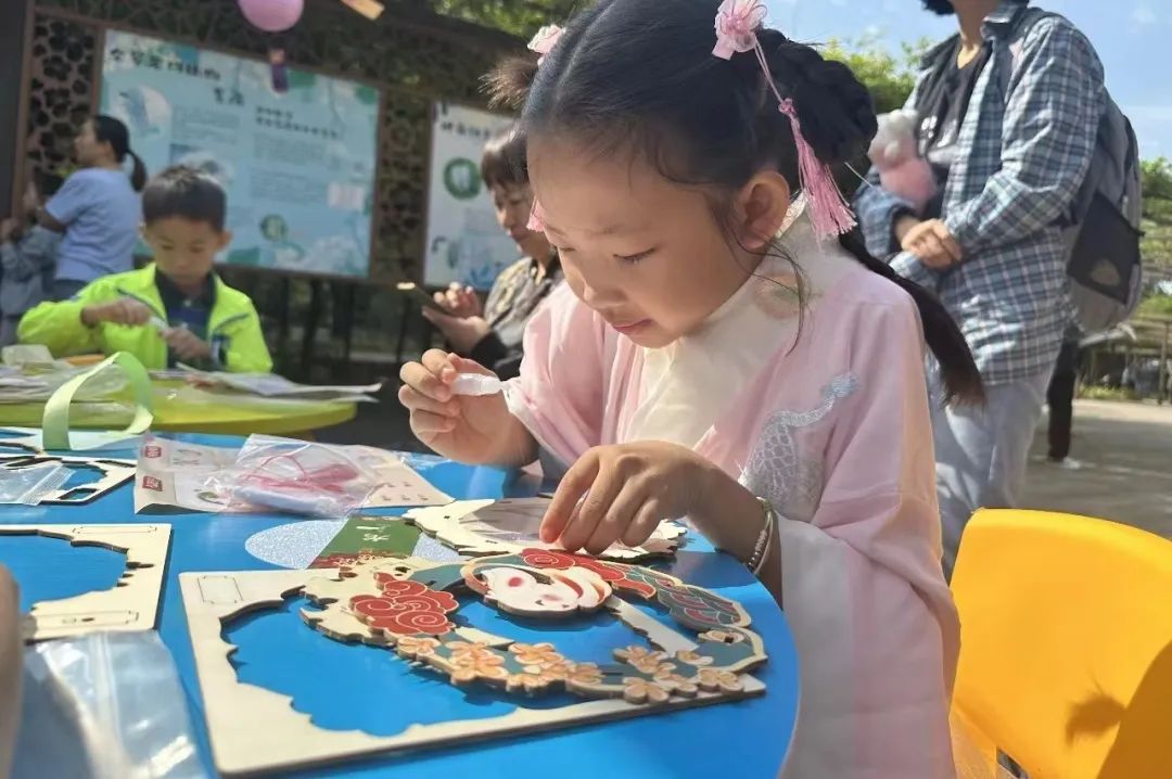 中秋国庆假期 | 459.12万游客到市属公园庆贺祖国华诞，探寻秋日佳节文化
