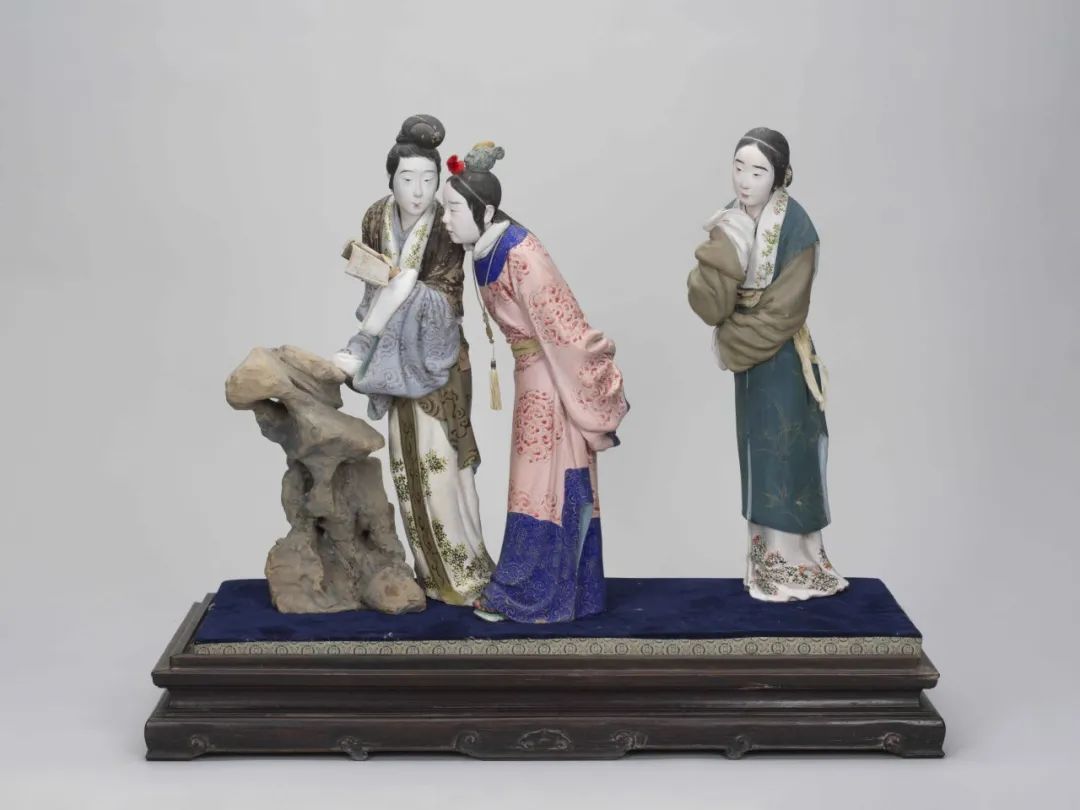 “泥人张”塑宝黛读西厢像.jpg