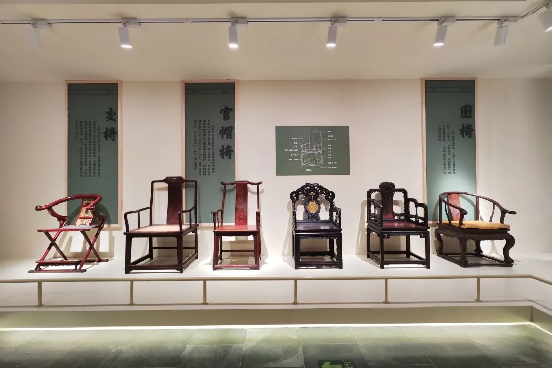 新展园说Ⅵ木器风华美成在久今日开幕.jpg