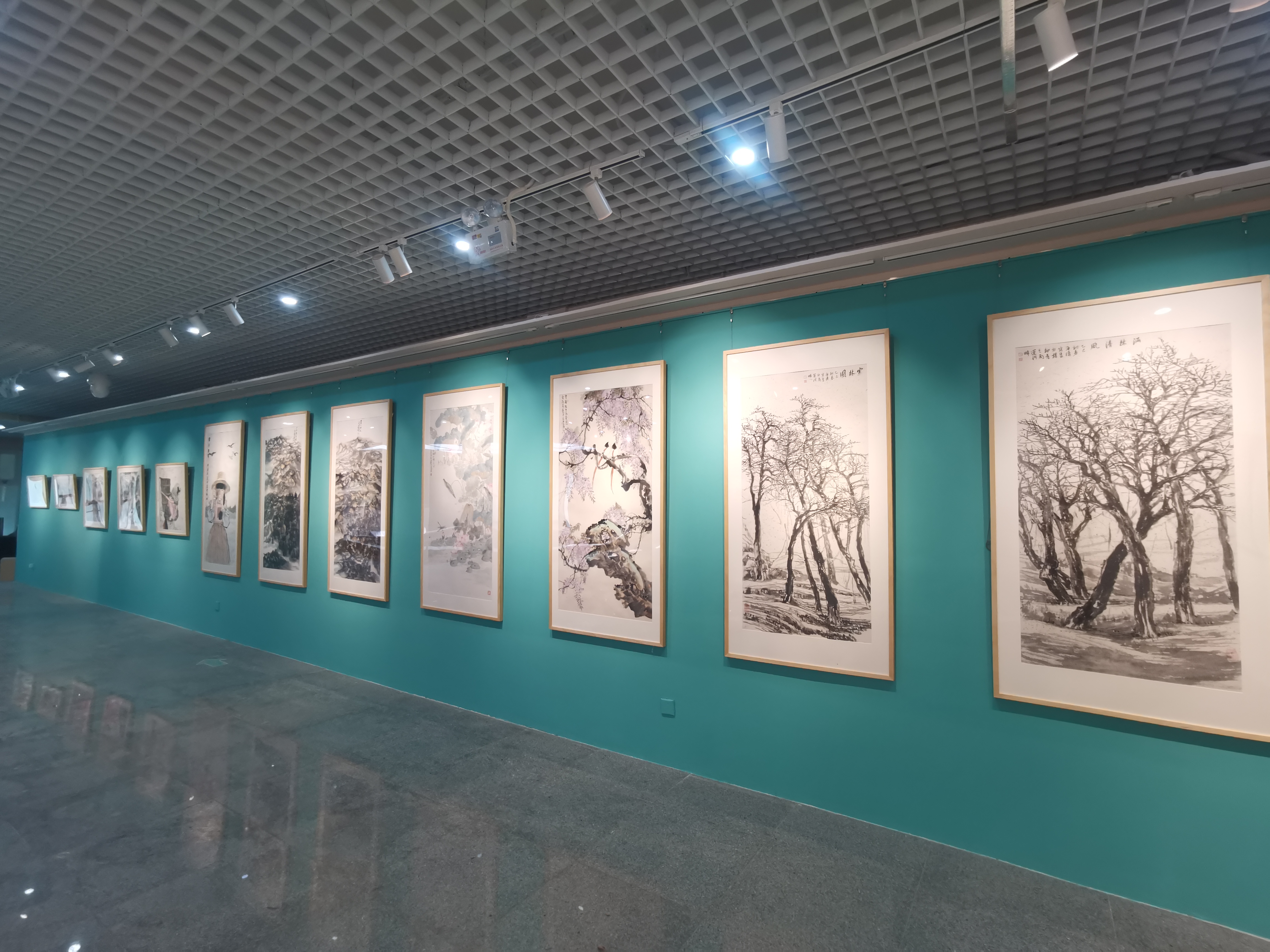 展厅整体照片.jpg 展厅整体照片.jpg