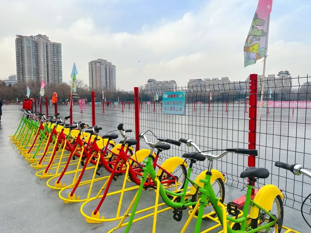冰上自行车设备照片