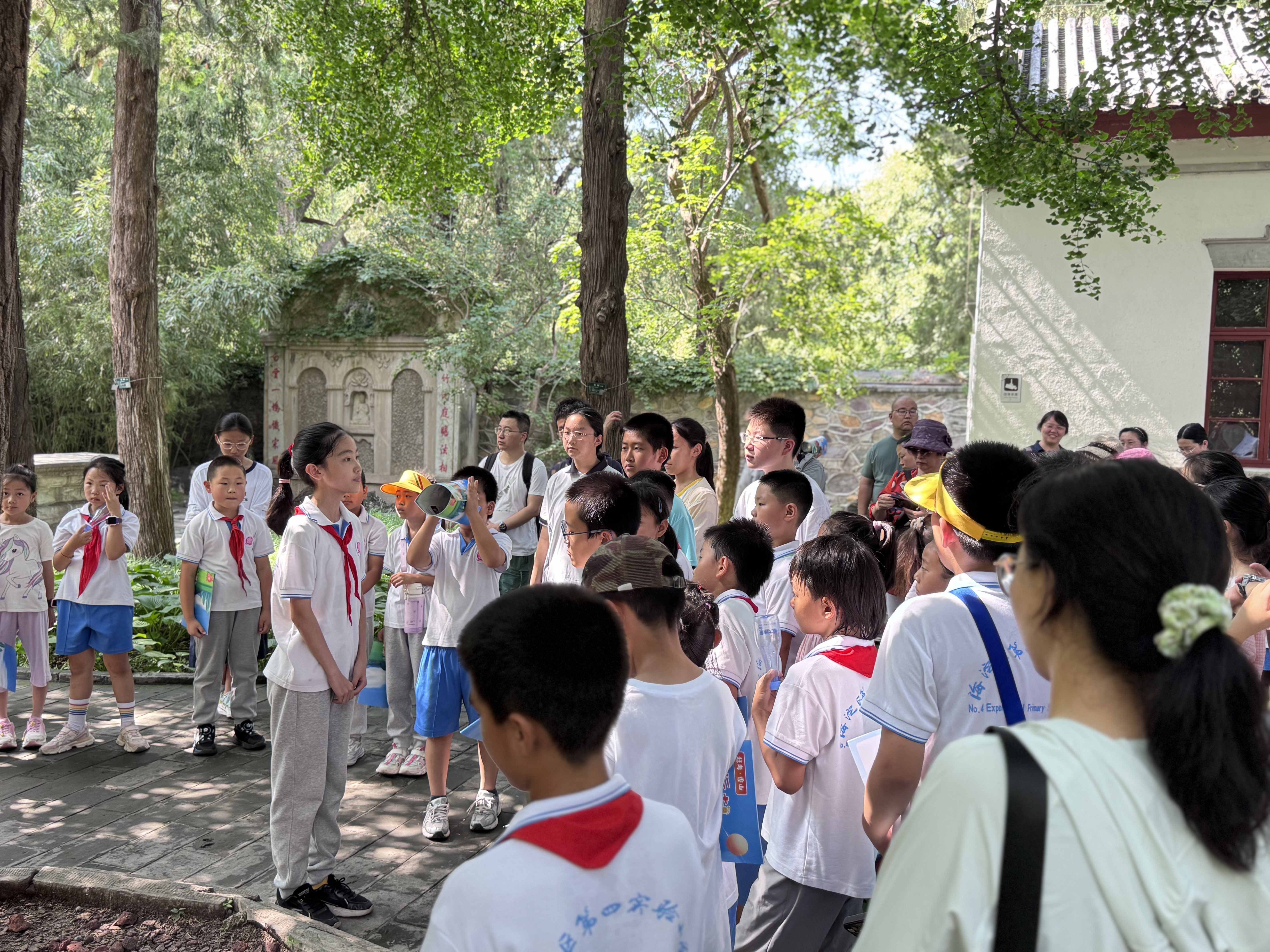 香山公园启动“红色研学课堂小讲师”暑期志愿服务活动