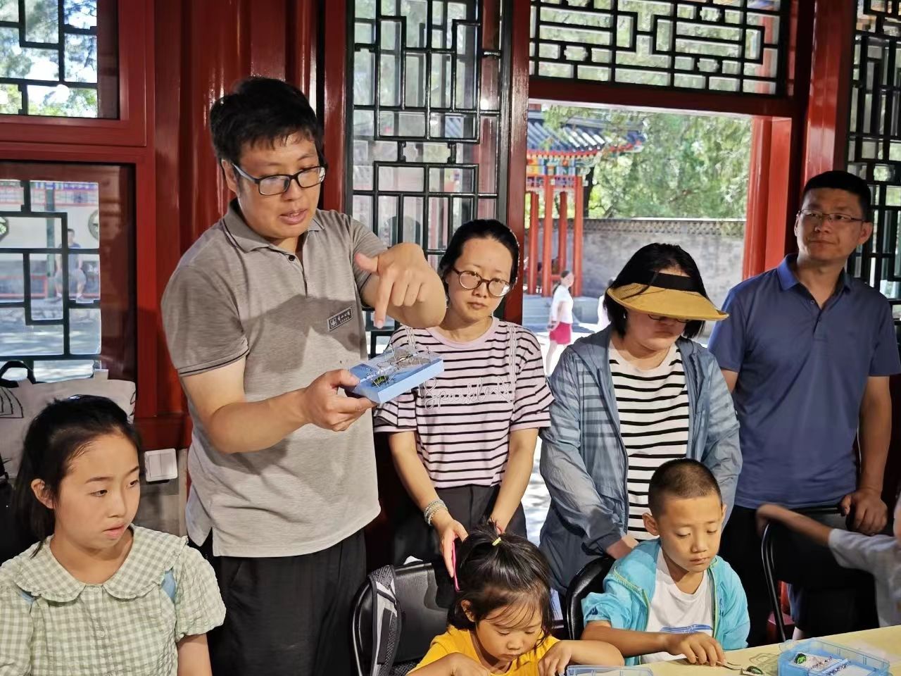 香山公园举办“有趣的昆虫世界”科普活动图片.jpg