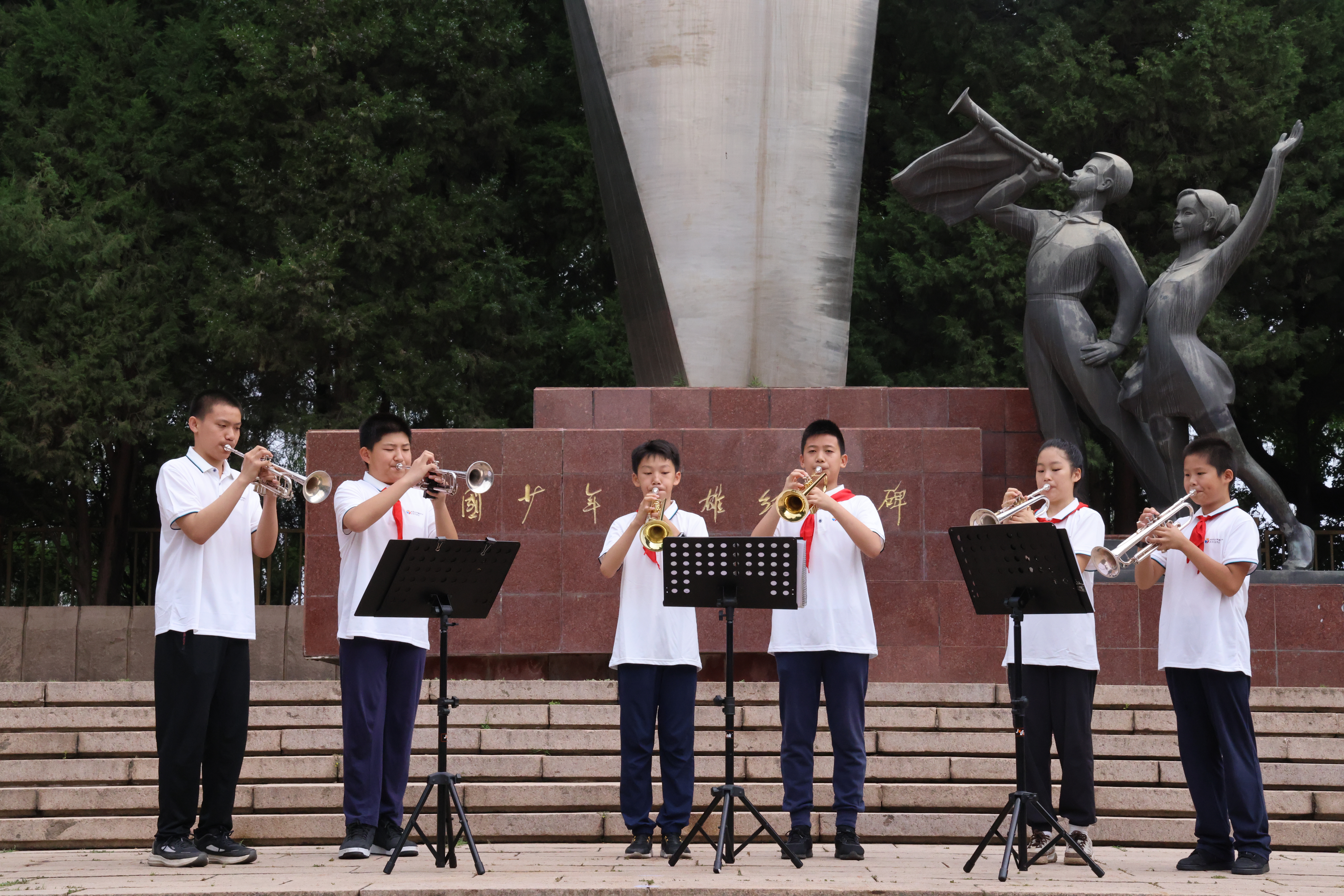 演奏红色歌曲 演奏红色歌曲