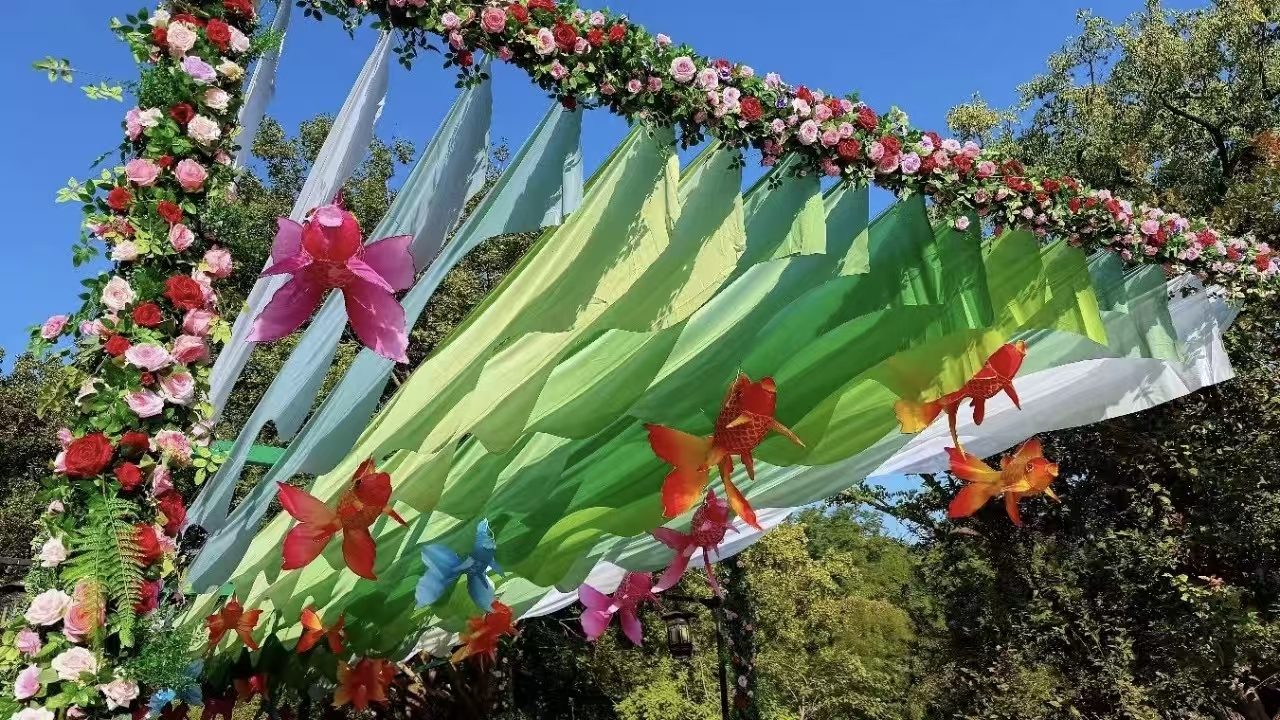 东门“缤纷花廊”景观.jpg