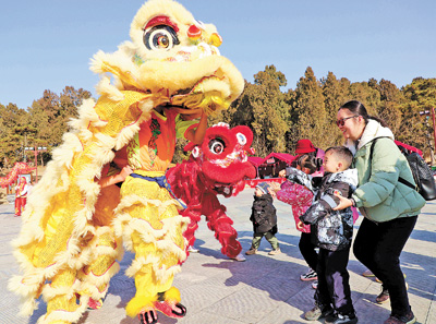 欢欢喜喜过大年 万家团圆庆新春（新春走基层）4.jpg