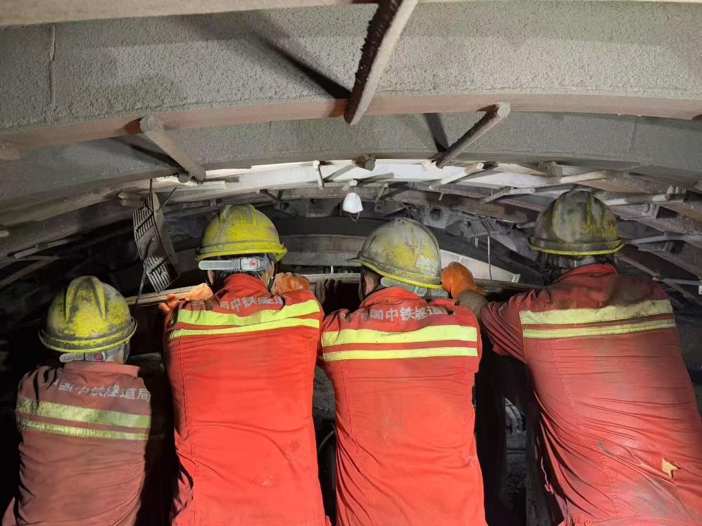 打开发展新天地——各地春节后首个工作日开工见闻2.jpg 打开发展新天地——各地春节后首个工作日开工见闻2.jpg