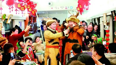 冰雪列车:串联“冷资源”点亮“热经济”2.jpg 冰雪列车:串联“冷资源”点亮“热经济”2.jpg