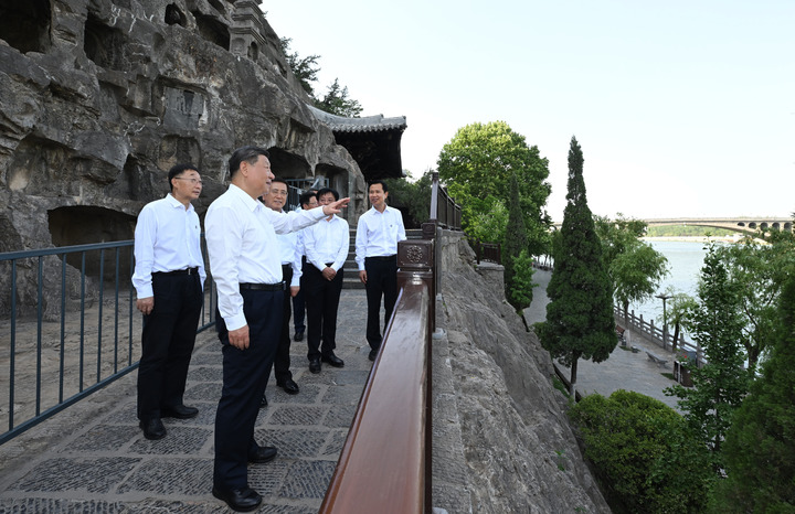 习近平：坚定信心推动高质量发展高效能治理 奋力谱写中原大地推进中国式现代化新篇章