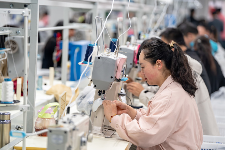 以高质量发展的确定性应对各种不确定性——中国经济圆桌会聚焦“四稳”