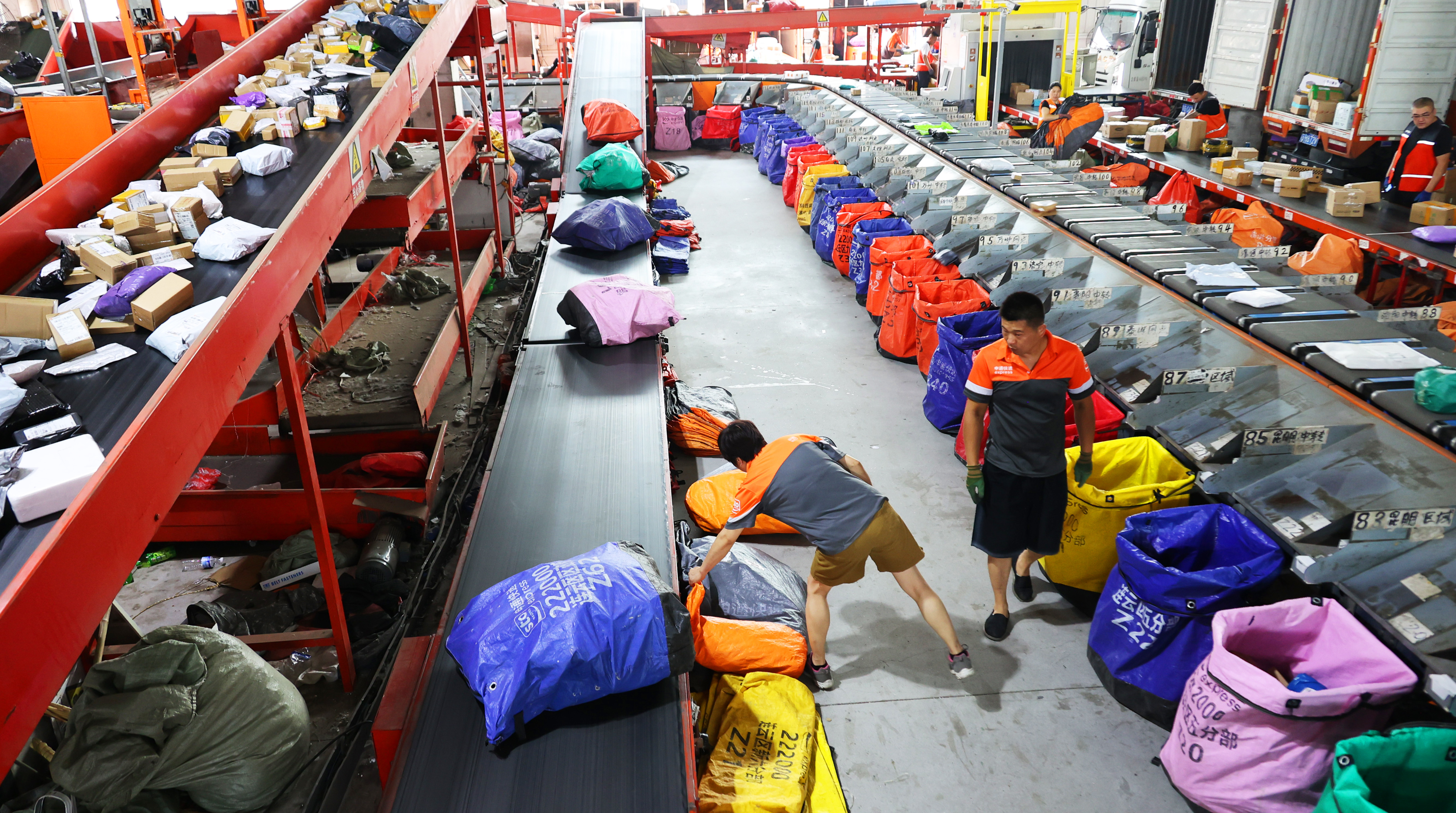 夯筑起应对复杂变局的坚实依托——中国加快建设全国统一大市场观察